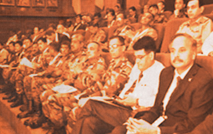 Government and military officials in theater